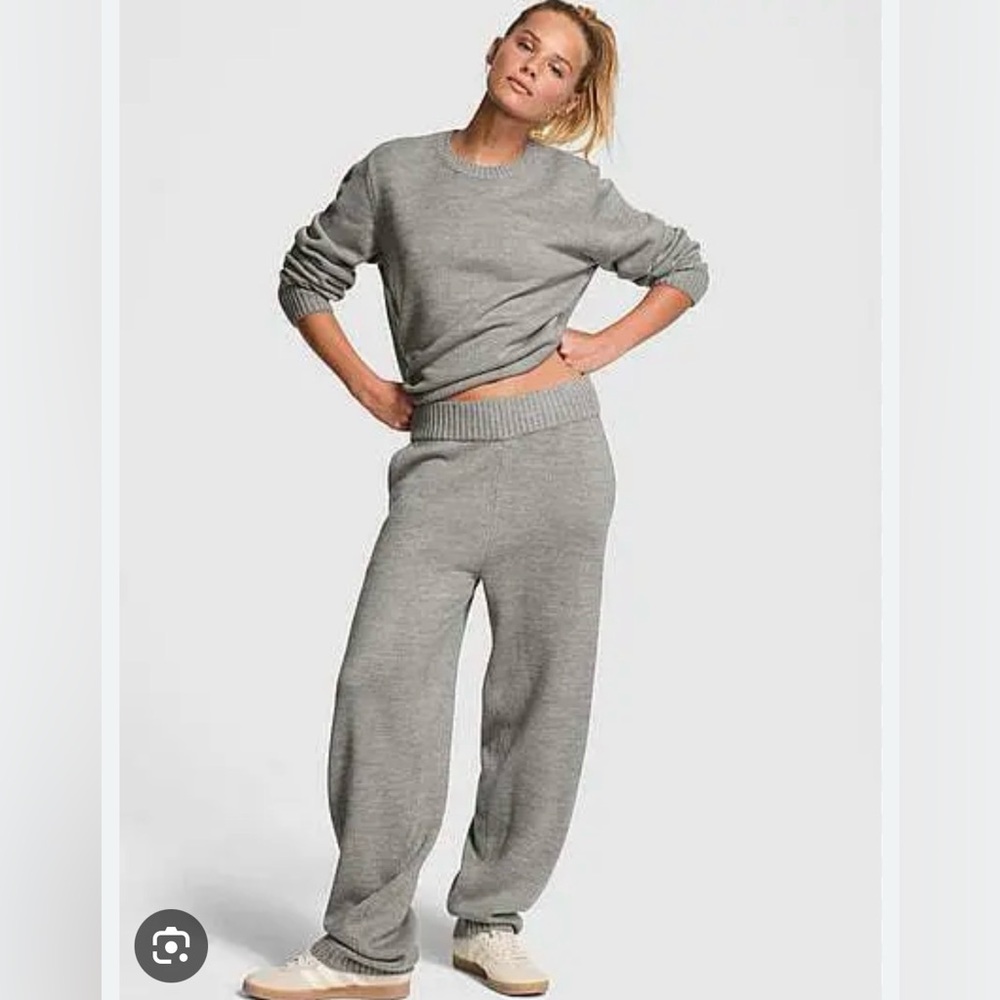 Sweatsuit Pink+ Frankies bikinis limited edition